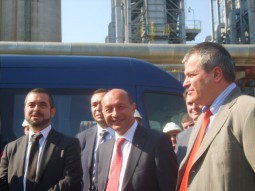 Basescu le-a promis sprijinul actualilor actionari ai RAFO Onesti